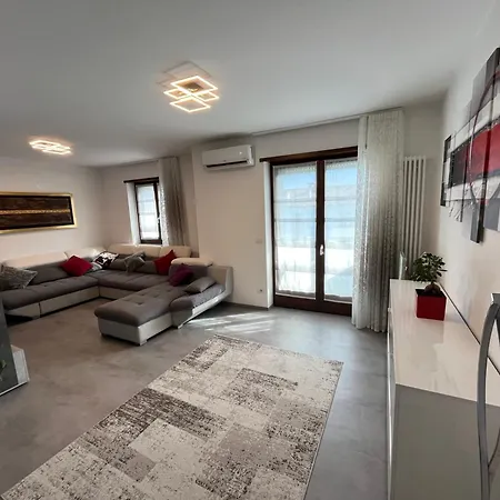 Alessandro Private & Bathroom In Shared